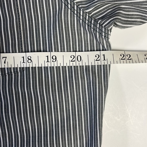 O’Neill Men’s Button Up Striped Shirt  Size L Gray and White - Picture 10 of 11